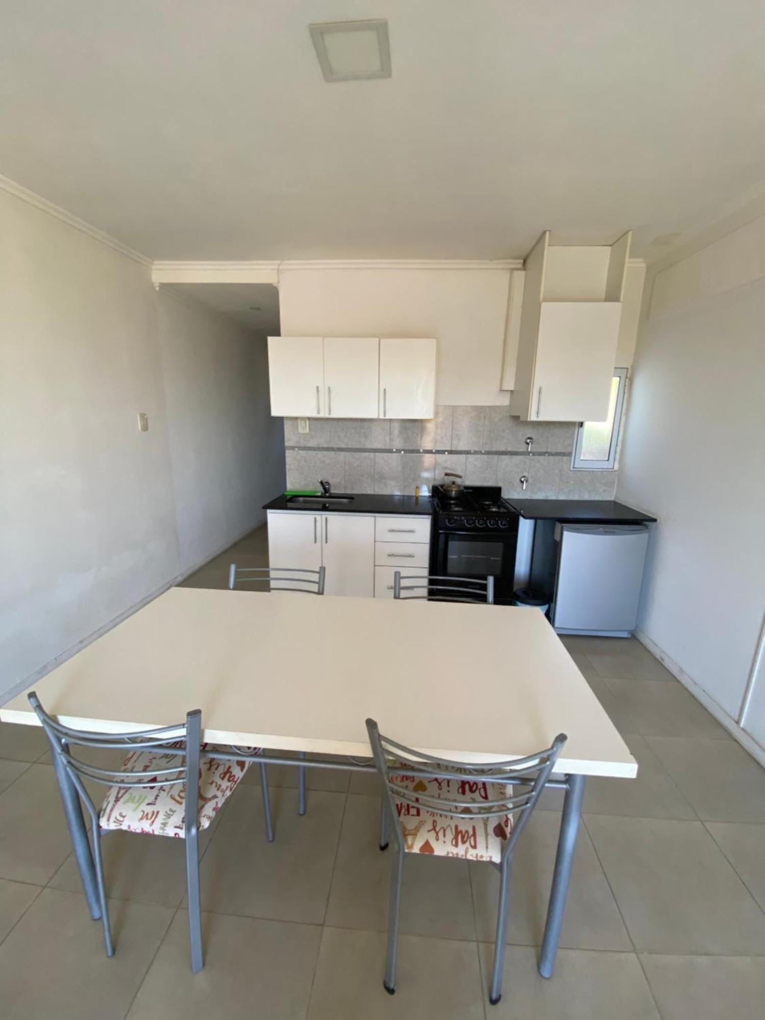Apartamento Departamento Centrico Con Cochera, Tarifa En Usd