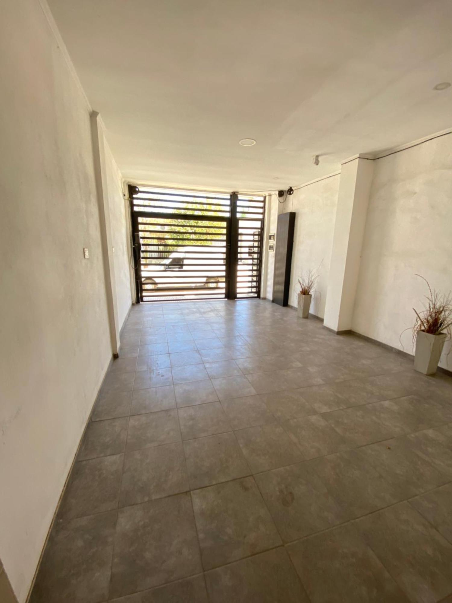 Departamento Centrico Con Cochera, Tarifa En Usd *