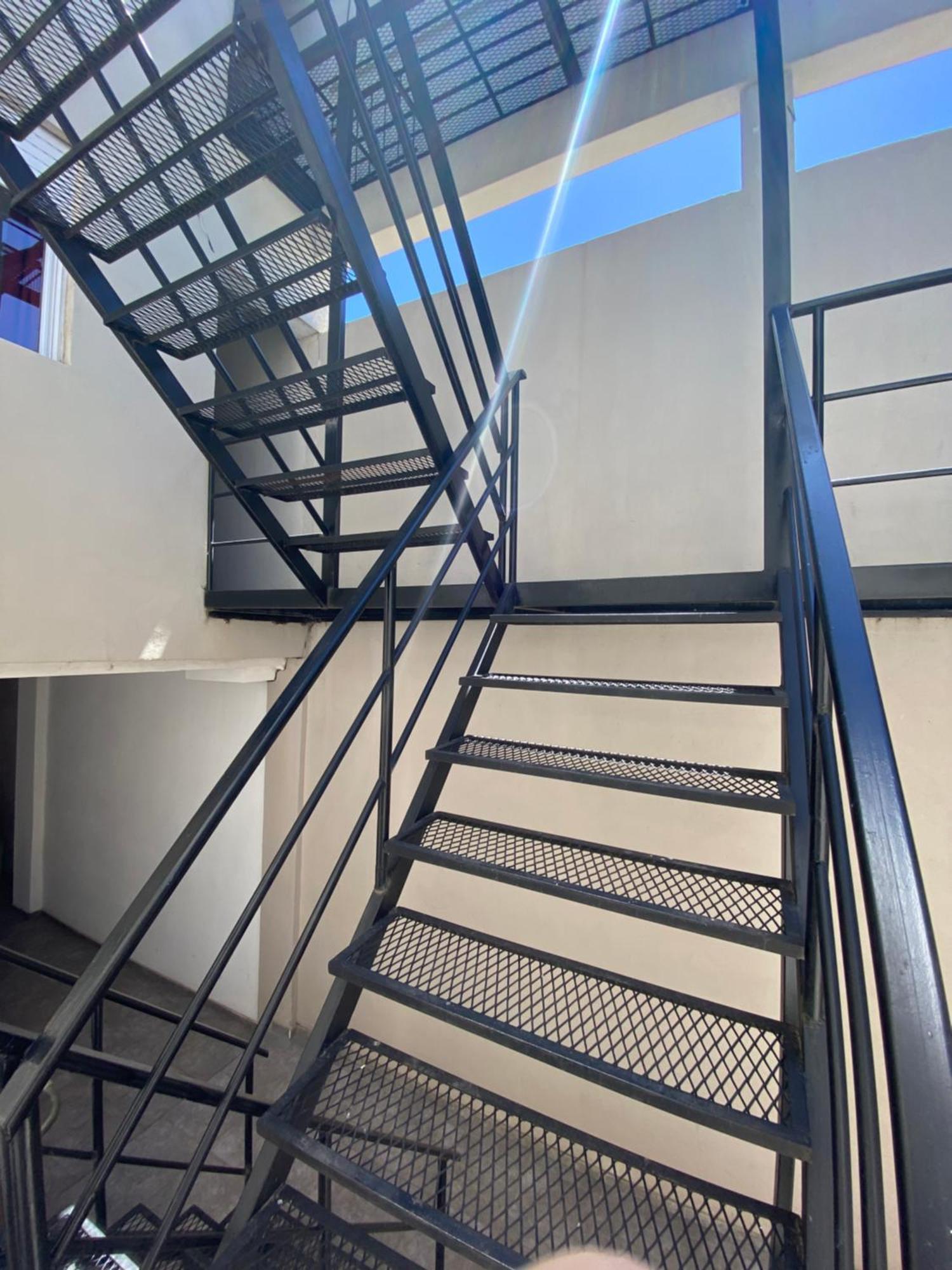 Departamento Centrico Con Cochera, Tarifa En Usd Apartamento